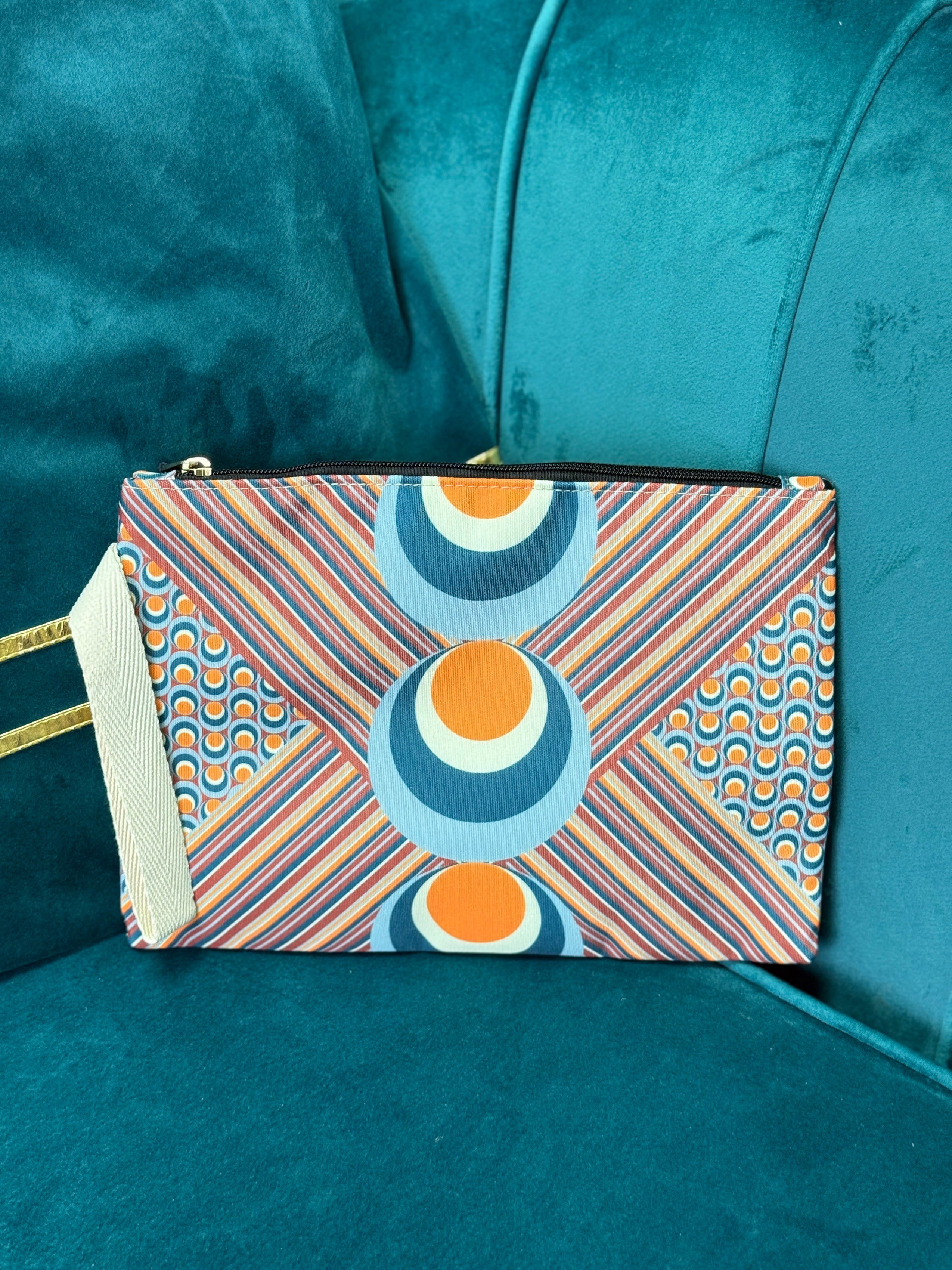 B 02 Pochette Mare Pois blu