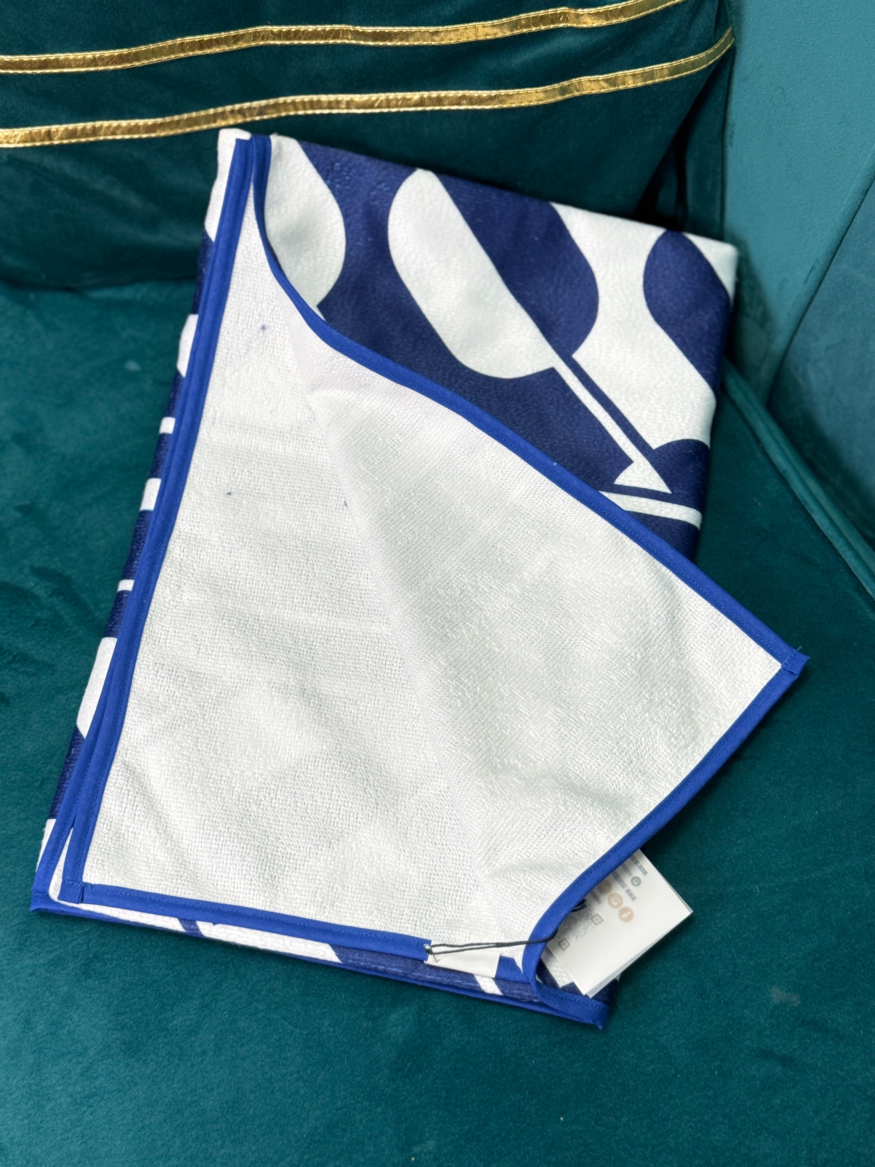D 04 - Telo Mare Bianco e Blu